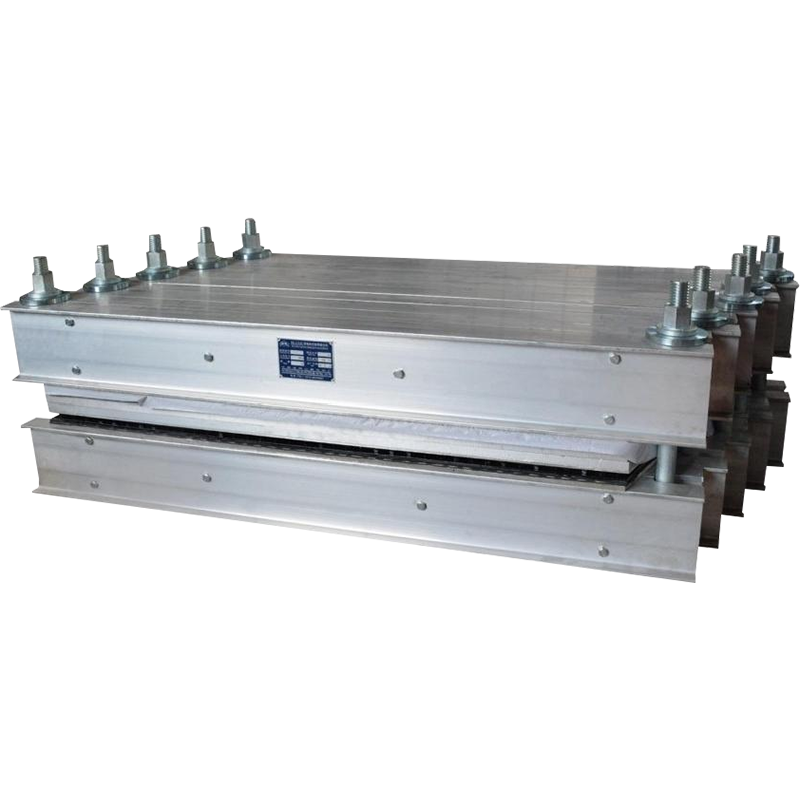 ¿Qué factores se deben comparar al seleccionar una máquina vulcanizadora para fabricación a gran escala?